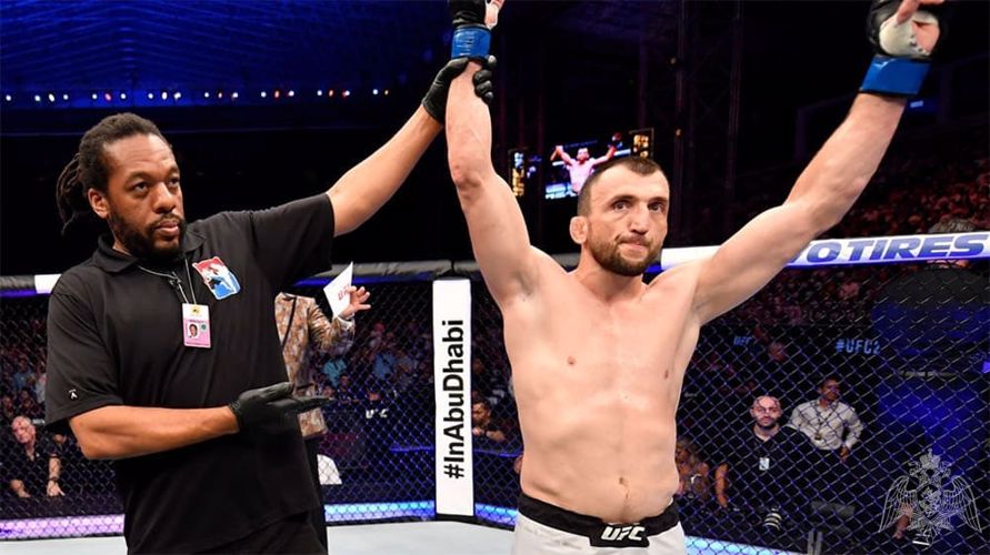 Сотрудник дагестанского СОБР нокаутировал соперника на турнире UFC 242