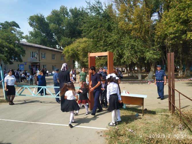 Более 400 росгвардейцев обеспечили безопасность во время празднования Дня знаний в Дагестане
