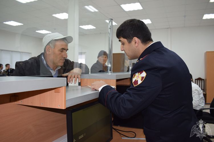 Новый зал для приема граждан открыт в центре лицензионно-разрешительной работы Росгвардии в Дагестане