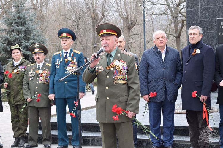 Росгвардейцы Дагестана приняли участие в патриотической акции «Ленточка памяти»