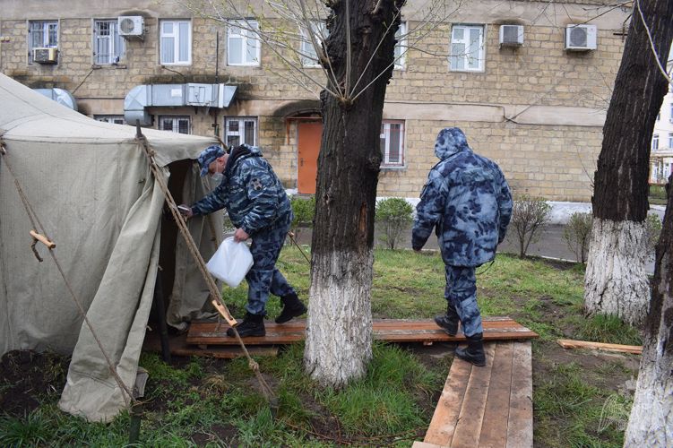 В Дагестане росгвардейцы заступили на охрану медицинского учреждения
