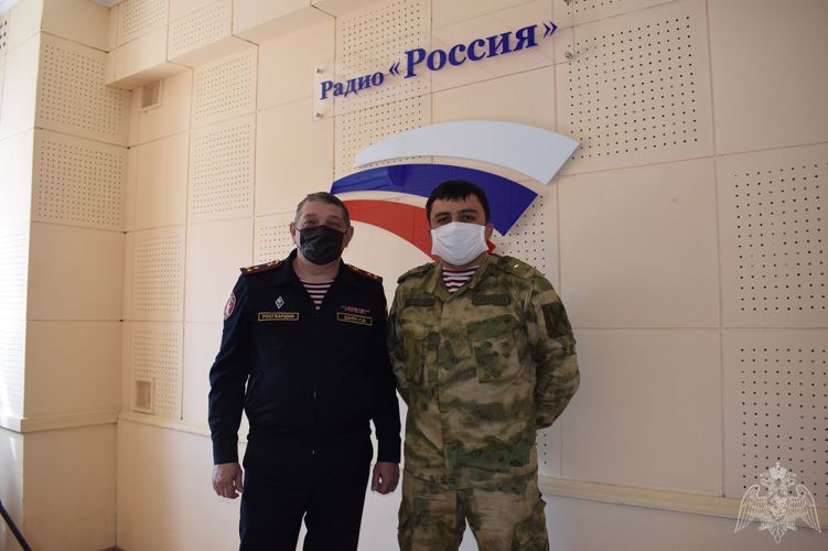 Врач спецподразделения Росгвардии выступил на дагестанском радио