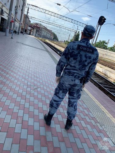 Сотрудник дагестанского ОМОН на транспорте Росгвардии задержал наркоторговца