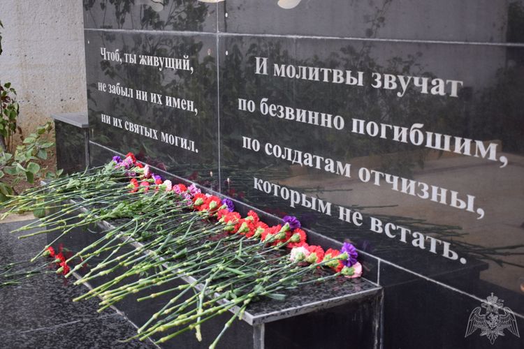 В Дагестане росгвардейцы отметили день ОМОН