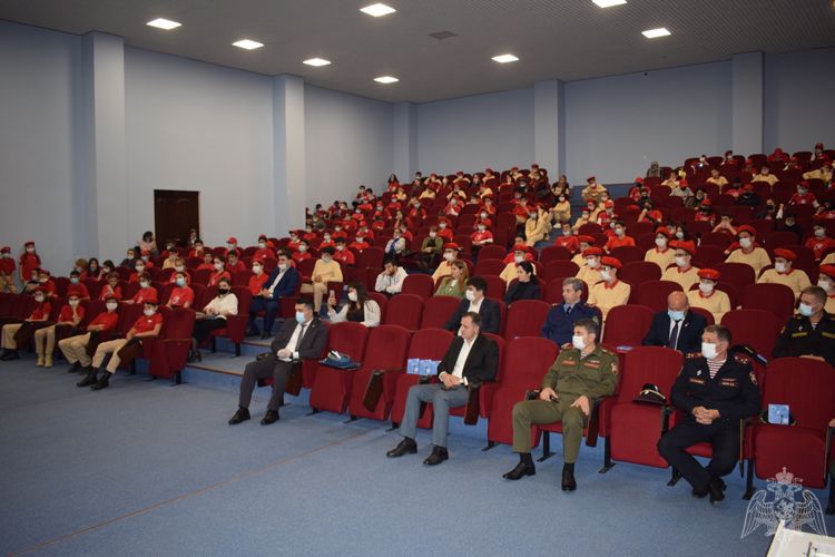 Представители Росгвардии стали гостями фестиваля юнармейцев в Дагестане