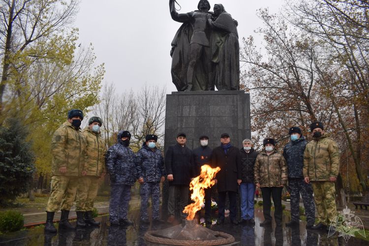 В Дагестане росгвардейцы приняли участие в мероприятиях, посвященных Дню неизвестного солдата