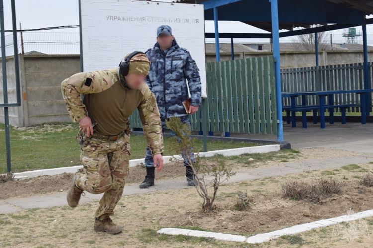 В Дагестане прошли соревнования по стрельбе среди росгвардейцев
