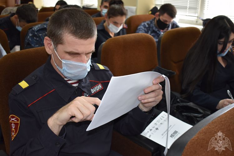 В Дагестане росгвардейцы написали «Диктант Победы»
