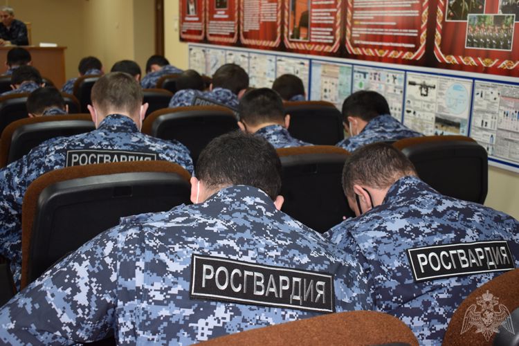 В Дагестане росгвардейцы написали «Диктант Победы»