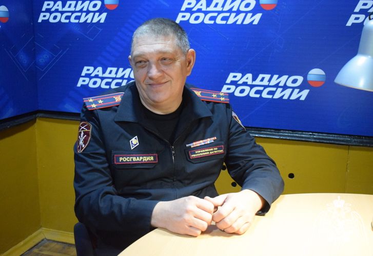 Начальник пресс-службы дагестанского управления Росгвардии стал гостем регионального радио