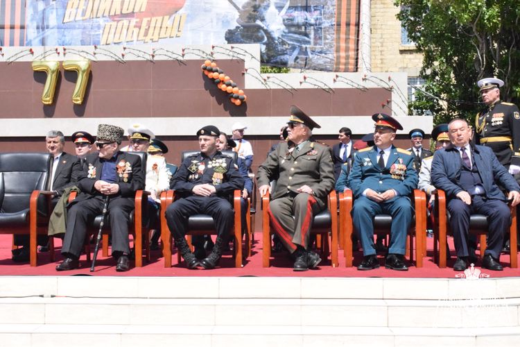 Руководитель дагестанского управления Росгвардии принял участие в праздновании Дня Победы в республике