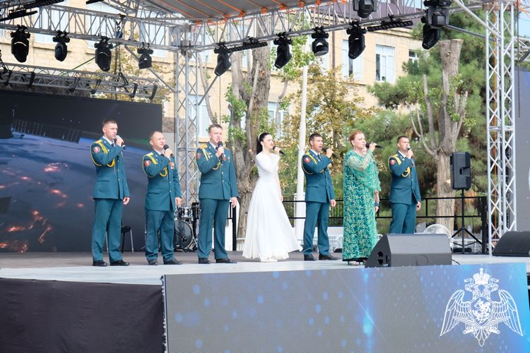 В Махачкале и Каспийске прошли концерты Ансамбля песни и пляски Северо-Кавказского округа Росгвардии 