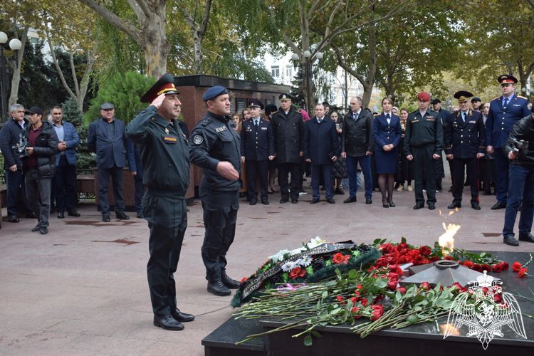 В Дагестане росгвардейцы почтили память коллег, погибших при исполнении служебных обязанностей
