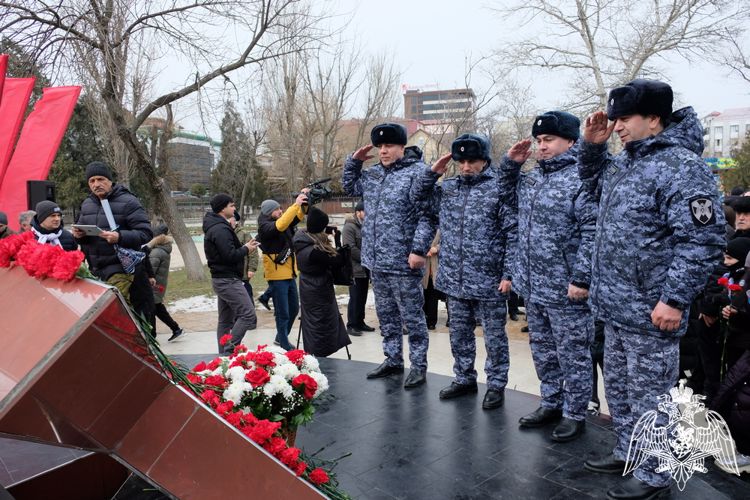 В Дагестане росгвардейцы почтили память воинов-интернационалистов