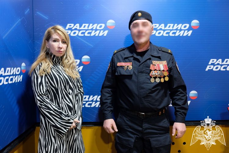Офицер Росгвардии стал гостем дагестанской радиостанции