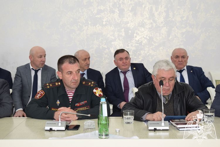 Росгвардейцы поздравили коллектив газеты «Дагестанская правда» с юбилеем