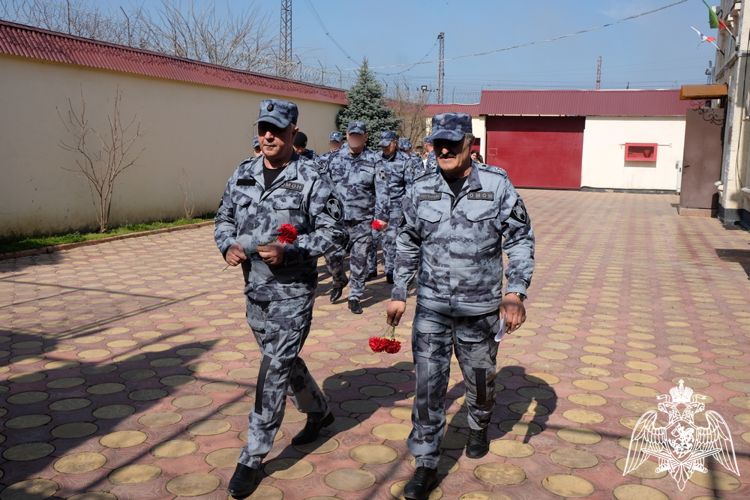 Сотрудники Росгвардии встретились с учащимися профильного класса ведомства в Дагестане