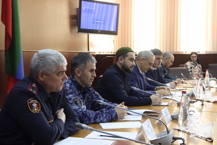 При участии Росгвардии состоялось заседание антитеррористической комиссии в Дагестане