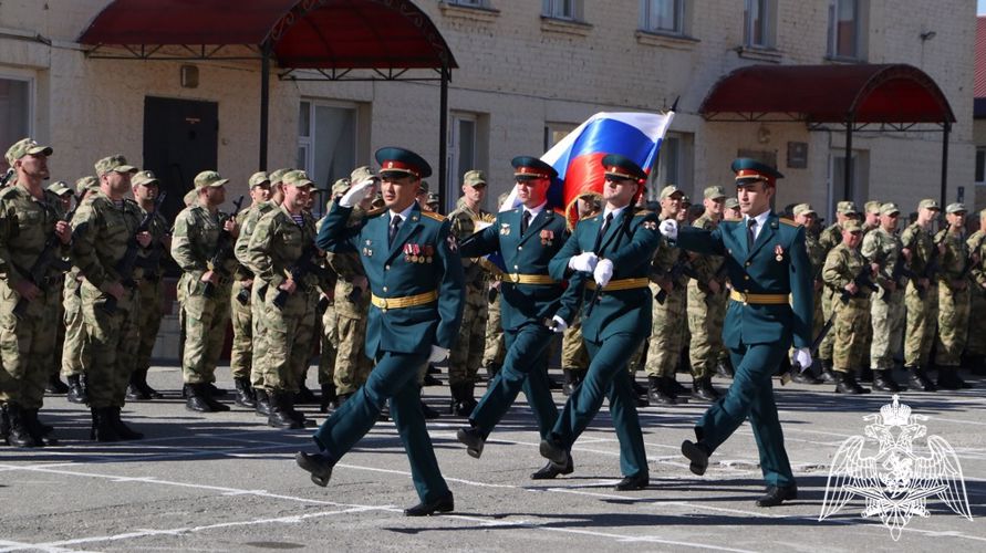 Воинским частям махачкалинского соединения Росгвардии вручены Боевые знамена