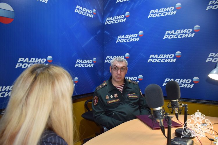 Офицер махачкалинского соединения Росгвардии стал гостем ведомственной радиорубрики
