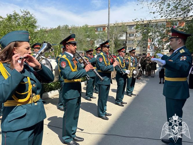 Росгвардия провела «Парад у дома ветерана» в Кизляре