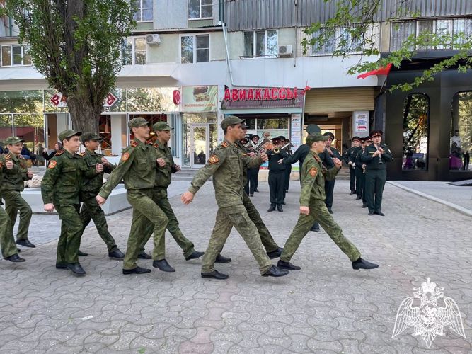 В Дагестане росгвардейцы провели персональный парад для ветерана Великой Отечественной войны