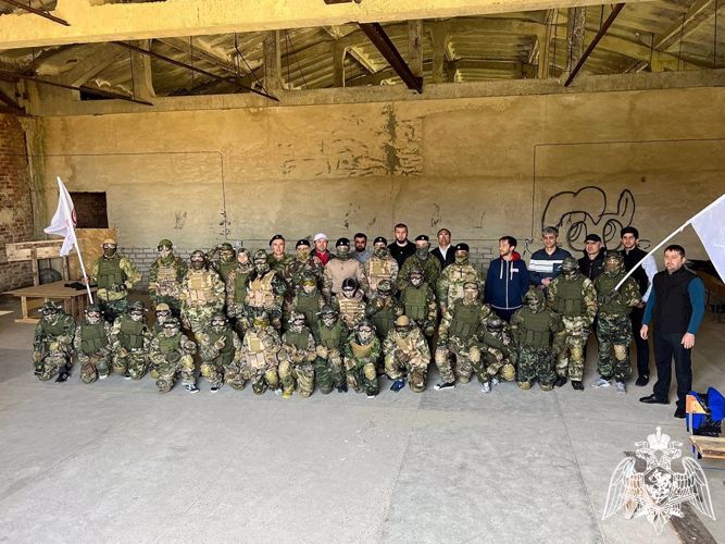 Бойцы махачкалинского ОМОН организовали для детей-сирот военно-спортивное мероприятие