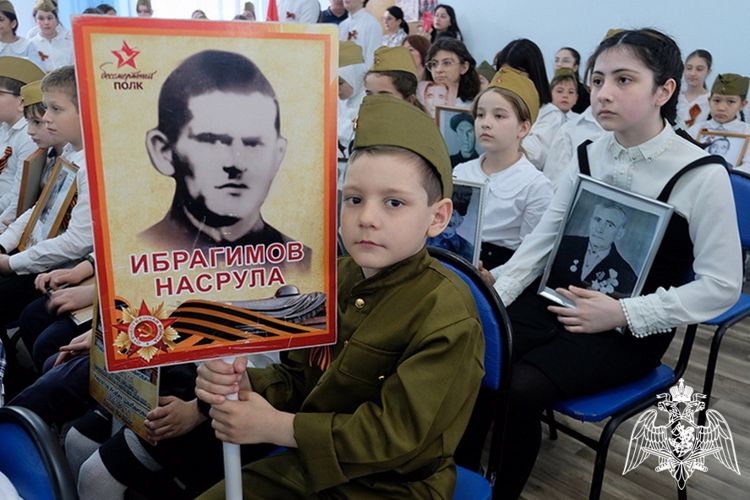 Росгвардейцы провели патриотическое мероприятие для махачкалинских школьников