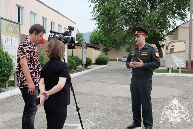 Журналисты дагестанского телеканала сняли передачу о военном оркестре Росгвардии