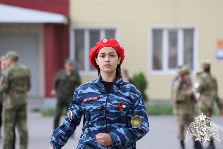 В Дагестане учащиеся профильных классов Росгвардии приняли участие в военно-спортивной игре «Победа»