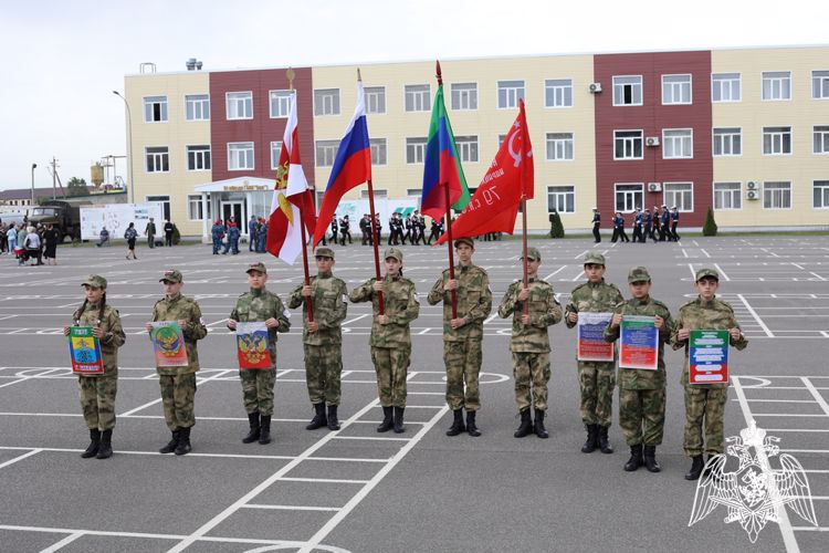 В Дагестане учащиеся профильных классов Росгвардии приняли участие в военно-спортивной игре «Победа»