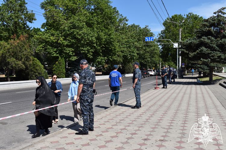 В Дагестане росгвардейцы обеспечили правопорядок во время празднования Дня России 