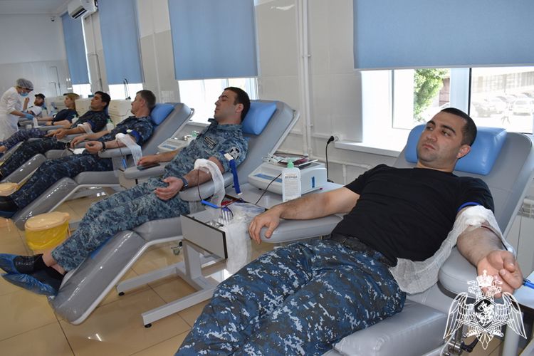 В Дагестане росгвардейцы присоединились к ведомственной донорской акции