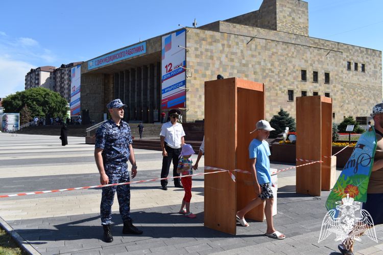 В Дагестане росгвардейцы обеспечили правопорядок во время празднования Дня России 
