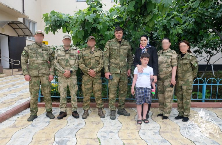 Акцию «Дорогою добра» поддержали росгвардейцы из Дагестана