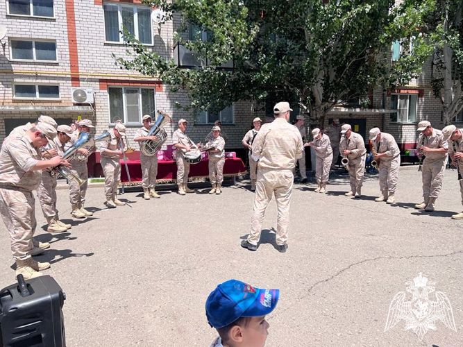 Детей росгвардейцев – участников СВО поздравили с Международным днем защиты детей в Дагестане