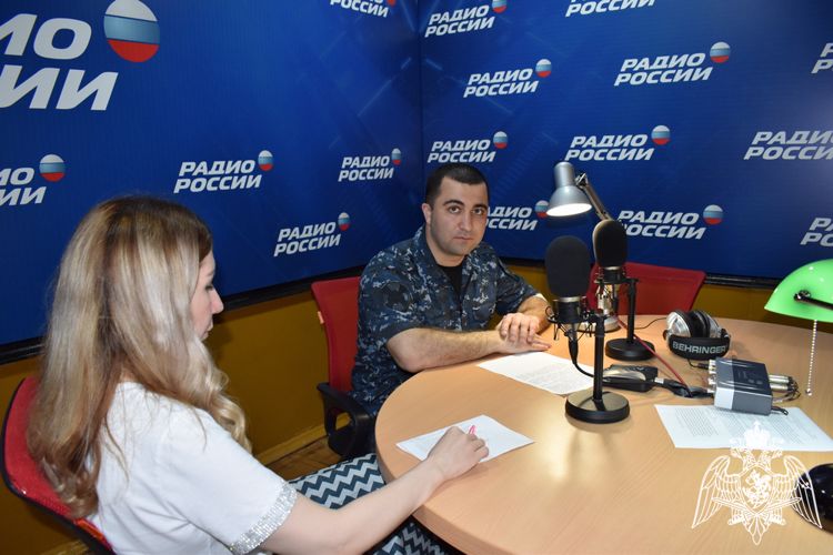 Радиорубрика «В эфире Росгвардия» продолжается в Дагестане