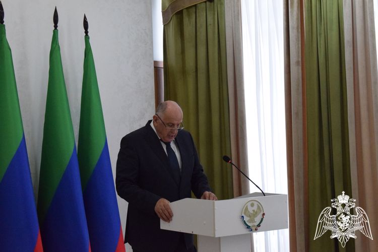 На День Конституции Республики Дагестан росгвардейцам вручили награды
