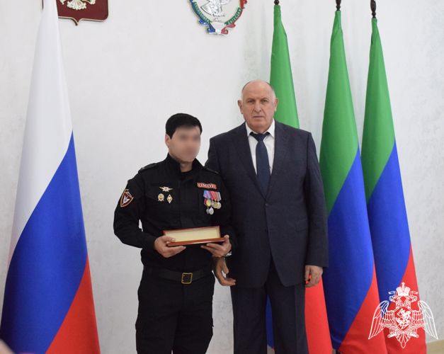 На День Конституции Республики Дагестан росгвардейцам вручили награды