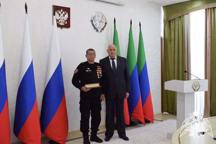 На День Конституции Республики Дагестан росгвардейцам вручили награды