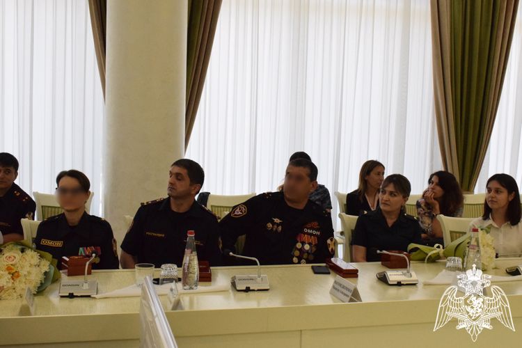 На День Конституции Республики Дагестан росгвардейцам вручили награды
