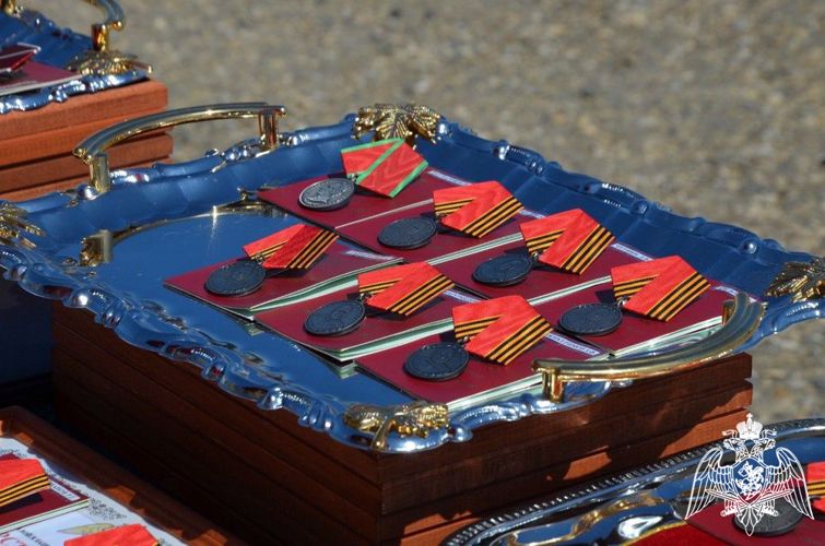 В Махачкале росгвардейцам вручили государственные награды