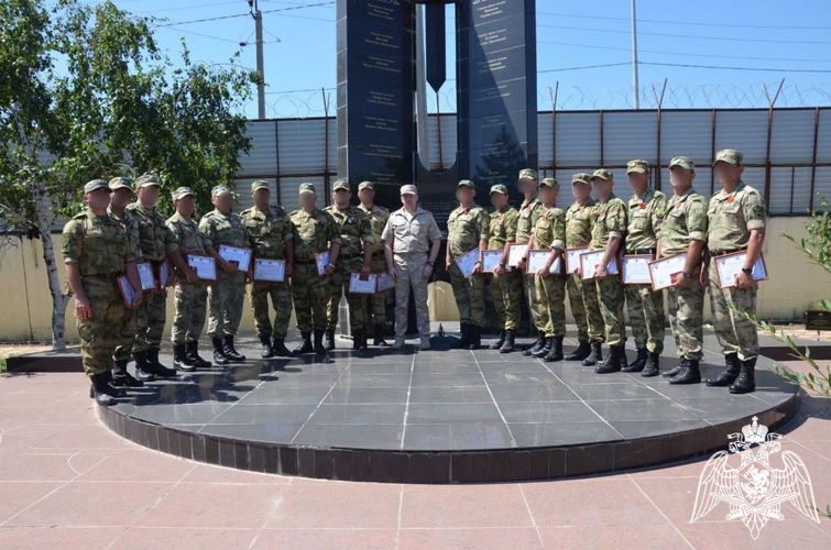 В Махачкале росгвардейцам вручили государственные награды