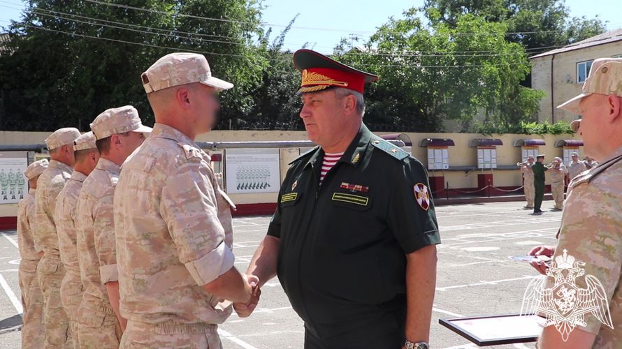 Государственные награды вручены росгвардейцам в Дагестане