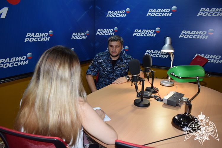 Спортсмен Росгвардии стал гостем дагестанского радио