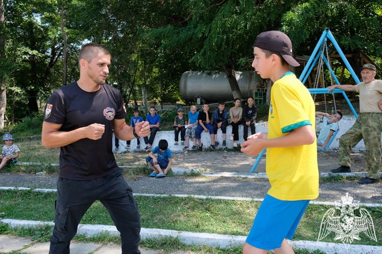 В Дагестане продолжается акция «Каникулы с Росгвардией»
