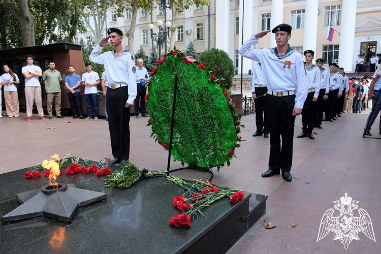 В Дагестане росгвардейцы почтили память коллег, погибших при исполнении служебного долга
