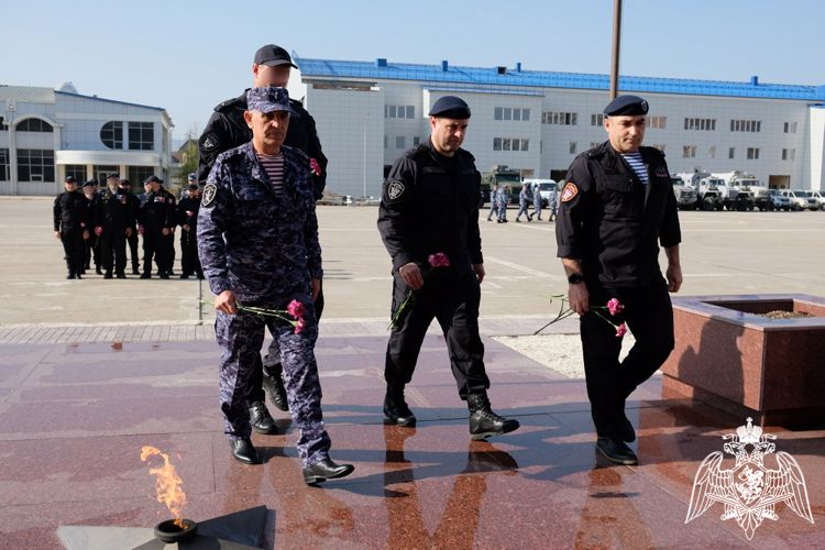 Сотрудники СОБР Росгвардии в Дагестане отметили профессиональный праздник