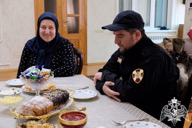 Росгвардейцы в Дагестане присоединились к всероссийской ведомственной акции «С любовью к маме»