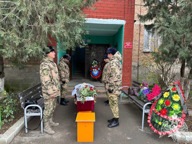 В Дагестане росгвардейцы проводили в последний путь ветерана Великой Отечественной войны